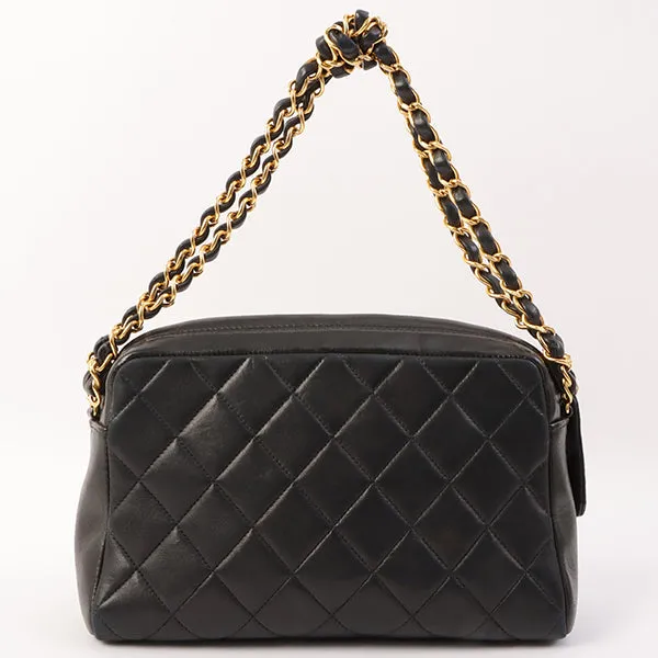 Chanel Around 1995 Made Trun-Lock Logo Charm Chain Bag Black
